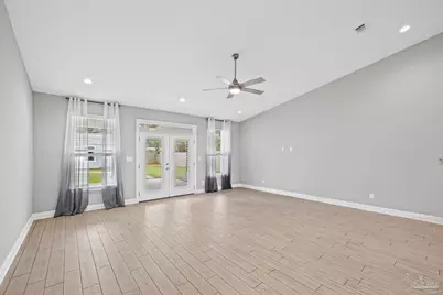 5292 Soundside Dr, Gulf Breeze, FL 32563 - Photo 19