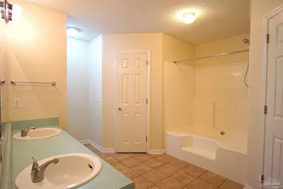 1008 Tanton Cir, Pensacola, FL 32506 - Photo 11