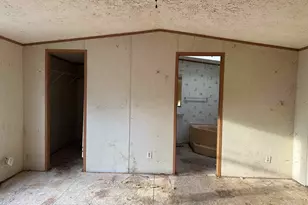 222 Vann Cir, Laurel Hill, FL 32567 - Photo 7