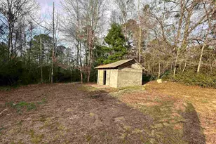 222 Vann Cir, Paxton, FL 32567 - Photo 3