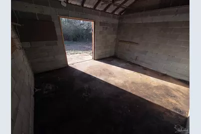 222 Vann Cir, Laurel Hill, FL 32567 - Photo 3