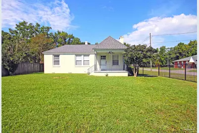 1221 E Hernandez St, Pensacola, FL 32503 - Photo 1