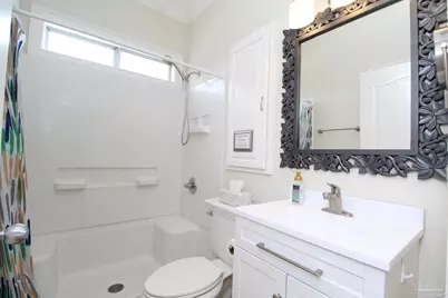 32 N Donelson St, Pensacola, FL 32502 - Photo 15