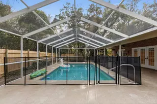 2437 W Bayshore Rd, Gulf Breeze, FL 32563 - Photo 39