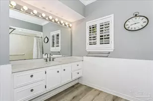 2437 W Bayshore Rd, Gulf Breeze, FL 32563 - Photo 23