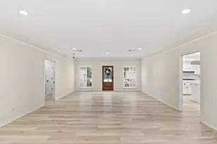 2437 W Bayshore Rd, Gulf Breeze, FL 32563 - Photo 11