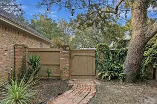 2437 W Bayshore Rd, Gulf Breeze, FL 32563 - Photo 35