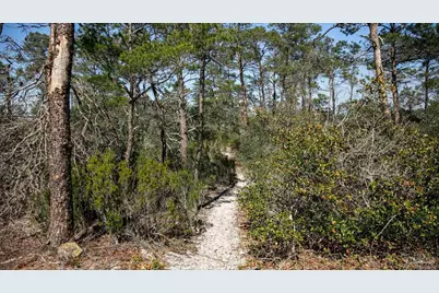 2437 W Bayshore Rd, Gulf Breeze, FL 32563 - Photo 57