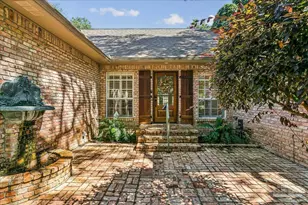 2437 W Bayshore Rd, Gulf Breeze, FL 32563 - Photo 11