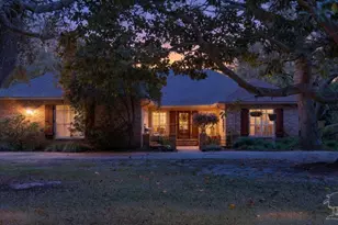 2437 W Bayshore Rd, Gulf Breeze, FL 32563 - Photo 37