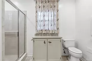 2437 W Bayshore Rd, Gulf Breeze, FL 32563 - Photo 25