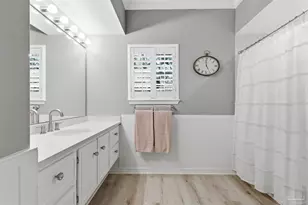 2437 W Bayshore Rd, Gulf Breeze, FL 32563 - Photo 31