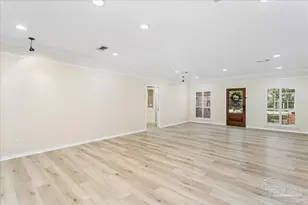 2437 W Bayshore Rd, Gulf Breeze, FL 32563 - Photo 9