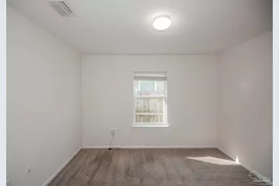 9490 Lutoo Ln, Pensacola, FL 32526 - Photo 17