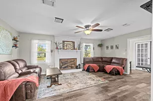 3601 Swan Ln, Pensacola, FL 32504 - Photo 13