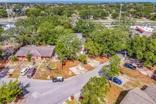 2763 Villa Woods Cir, Gulf Breeze, FL 32563 - Photo 9