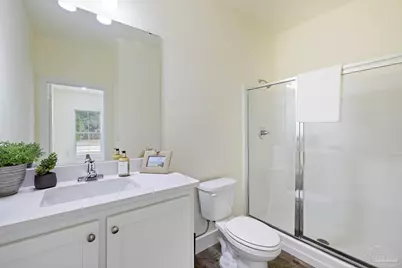 1915 W Chase St, Pensacola, FL 32502 - Photo 9