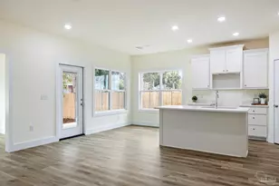 1915 W Chase St, Pensacola, FL 32502 - Photo 13