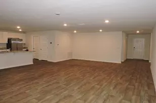 3902 James Stovall St, Pensacola, FL 32526 - Photo 5