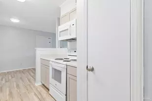 2303 W Michigan Ave, Pensacola, FL 32526 - Photo 9