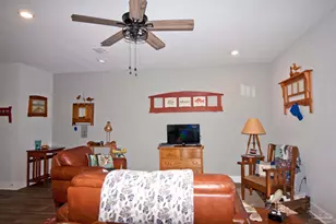 1541 Farragut Way, Pensacola, FL 32534 - Photo 9