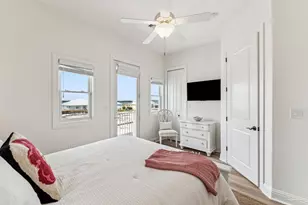 8037 Gulf Blvd, Navarre Beach, FL 32566 - Photo 17