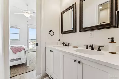 8037 Gulf Blvd, Navarre Beach, FL 32566 - Photo 19