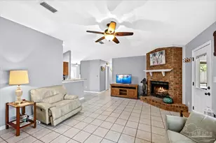 2712 Summertree Ln, Gulf Breeze, FL 32563 - Photo 9