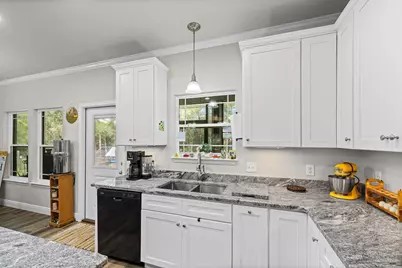 922 E Edney Ave, Crestview, FL 32539 - Photo 17