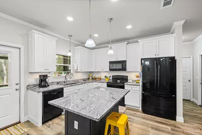 922 E Edney Ave, Crestview, FL 32539 - Photo 15