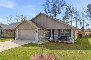 142 Ridgeway Cir, Crestview, FL 32536 - Photo 1