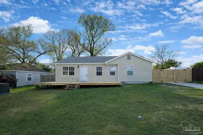 132 Elm St, Pensacola, FL 32506 - Photo 1