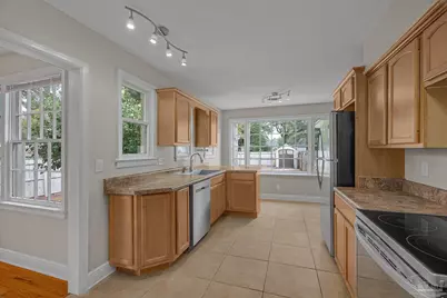 830 W Moreno St, Pensacola, FL 32501 - Photo 11