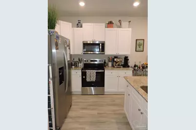 7170 Village Ln, Pensacola, FL 32504 - Photo 9