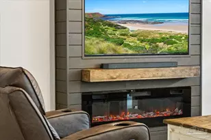 2487 Jeffers Ct, Navarre, FL 32566 - Photo 9