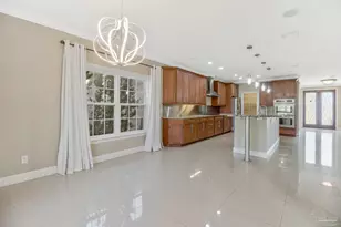 2017 Hesperia Way, Pensacola, FL 32505 - Photo 11