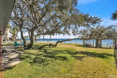 2017 Jessica Way, Navarre, FL 32566 - Photo 3