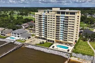 825 Bayshore Dr, Pensacola, FL 32507 - Photo 23