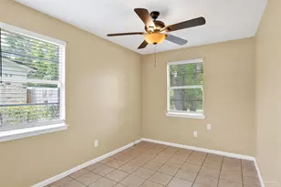 913 Bartow Ave, Pensacola, FL 32507 - Photo 11