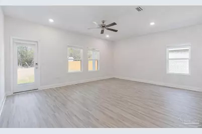 9797 Windy Hill Rd, Pensacola, FL 32526 - Photo 7