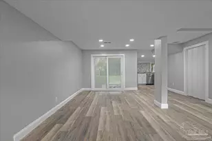 8 Mindoro Cir, Pensacola, FL 32507 - Photo 7