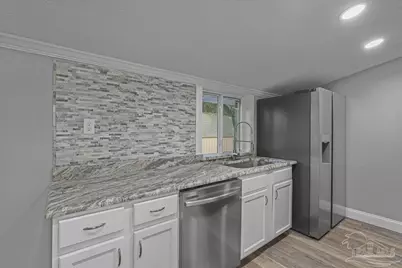 8 Mindoro Cir, Pensacola, FL 32507 - Photo 17