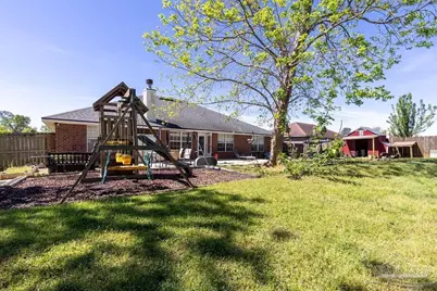 1566 Twin Pines Cir, Cantonment, FL 32533 - Photo 7