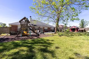 1566 Twin Pines Cir, Cantonment, FL 32533 - Photo 7