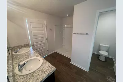 10541 Queens Gate Cir, Pensacola, FL 32506 - Photo 5