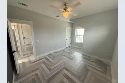 1011 K St, Pensacola, FL 32501 - Photo 3