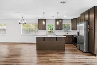 5897 Somerset Dr, Pensacola, FL 32526 - Photo 5