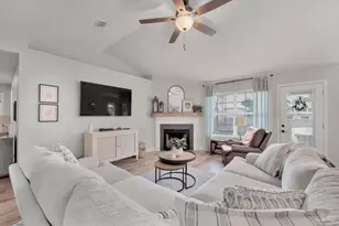 7667 Marthas Way, Navarre, FL 32566 - Photo 9