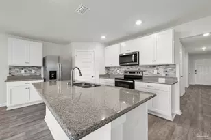 5557 Galahad Trl, Milton, FL 32583 - Photo 11