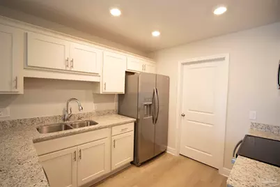 6910 Sea Turtle Cir, Navarre, FL 32566 - Photo 9